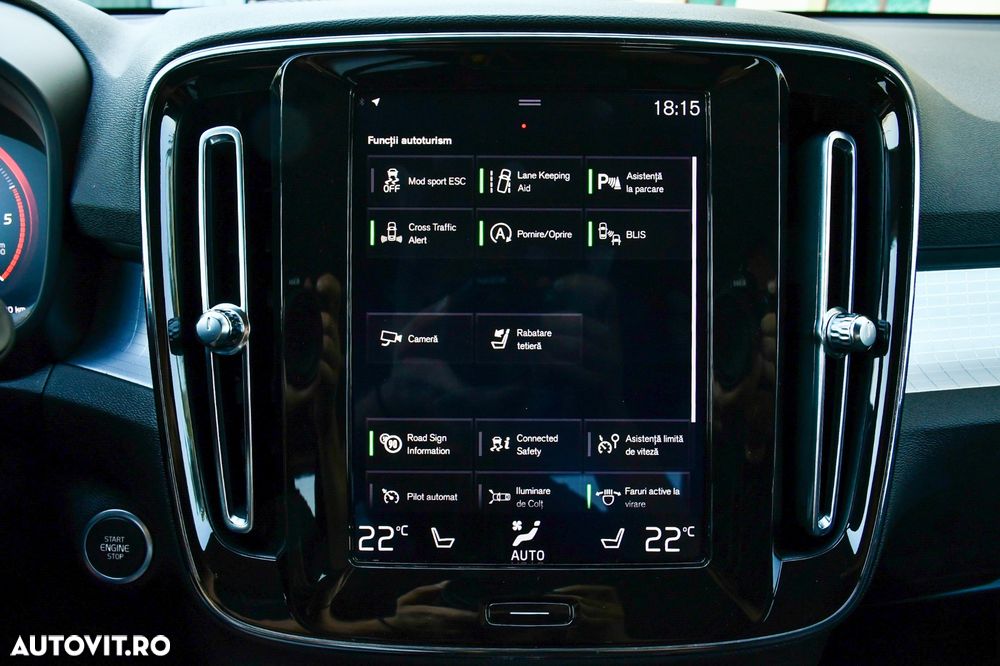 Volvo XC 40 D3 AWD Momentum Pro - 26
