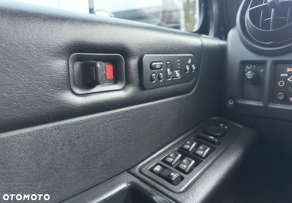 Hummer H2 - 24