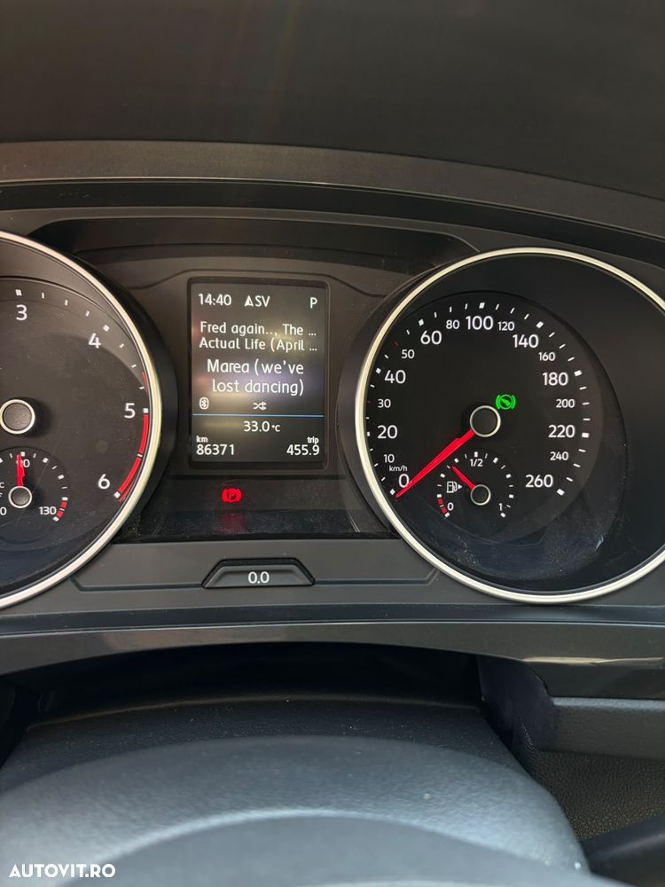 Volkswagen Tiguan - 12