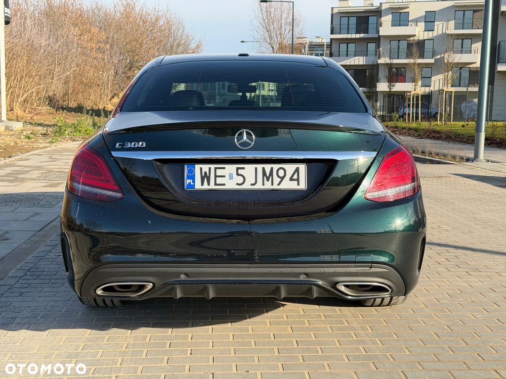 Mercedes-Benz Klasa C 300 9G-TRONIC Night Edition - 14