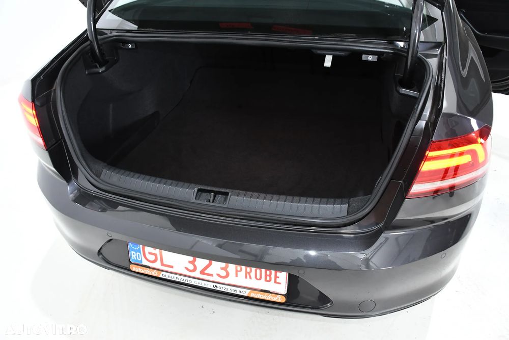 Volkswagen Passat - 23
