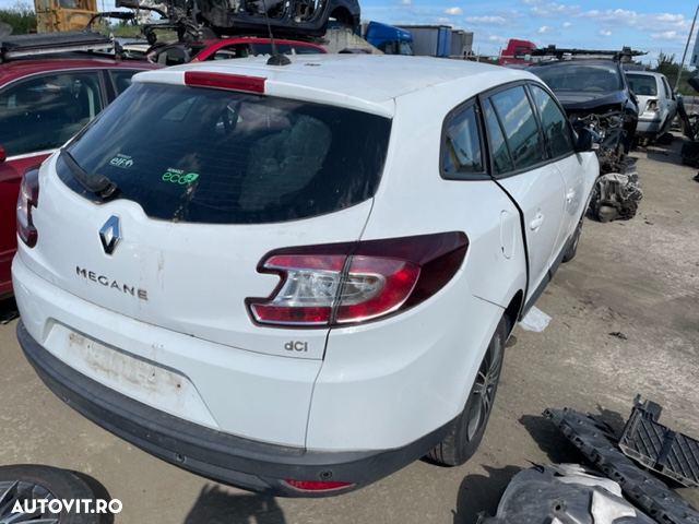 Dezmembrez Renault Megane 3 1.5 DCI Automat - 4
