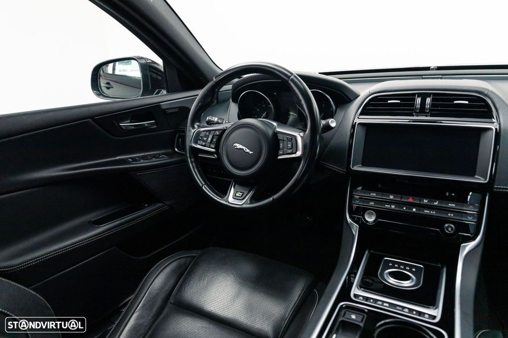 Jaguar XE 2.0 D R-Sport Aut. - 15