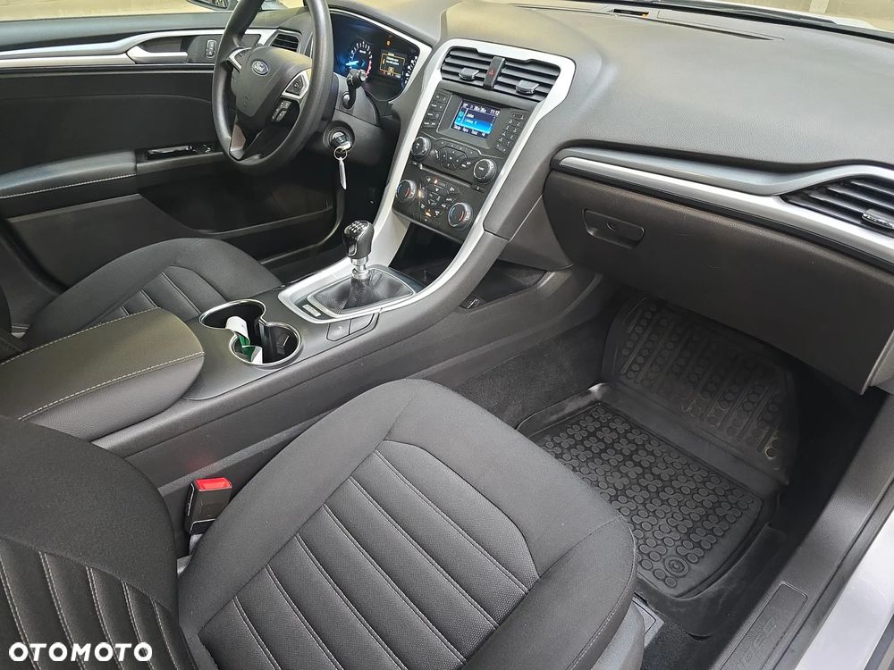 Ford Mondeo 1.5 EcoBoost Ambiente - 26