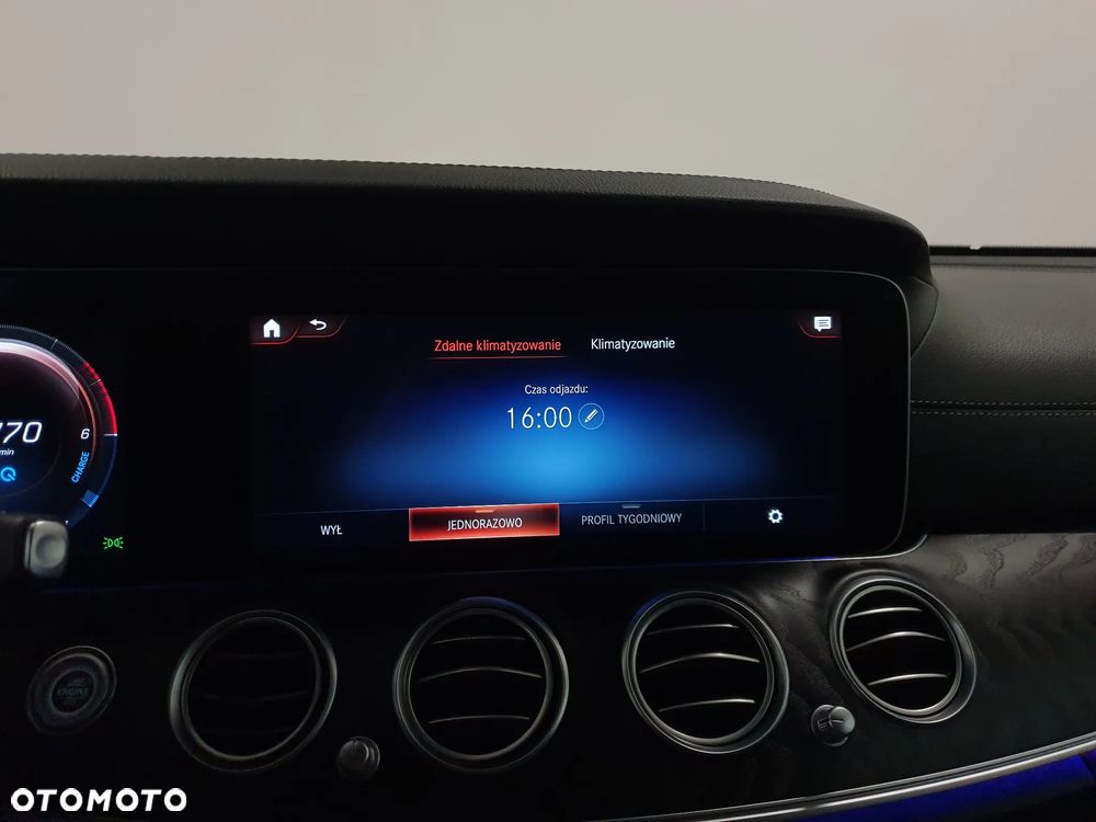 Mercedes-Benz Klasa E 300 de 4Matic 9G-TRONIC AMG Line - 20