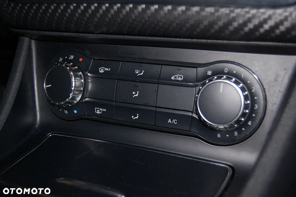 Mercedes-Benz GLA 180 (CDI) d 7G-DCT - 18