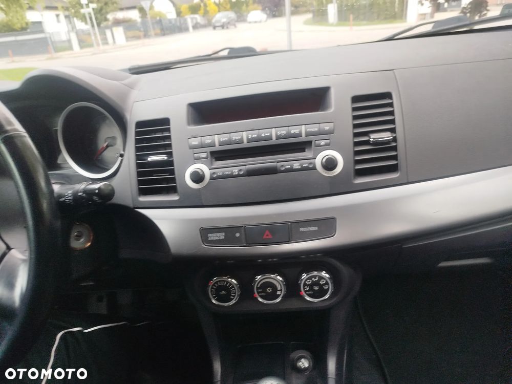 Mitsubishi Lancer 1.8 Invite - 19