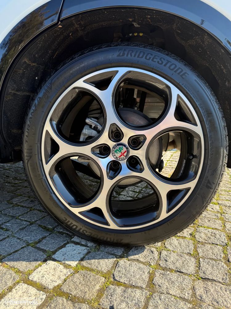 Alfa Romeo Tonale 1.5 Hybrid Ti - 17