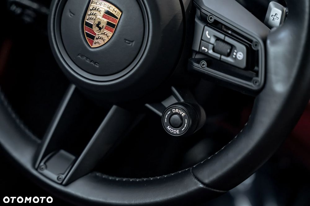 Porsche 911 Turbo S - 40