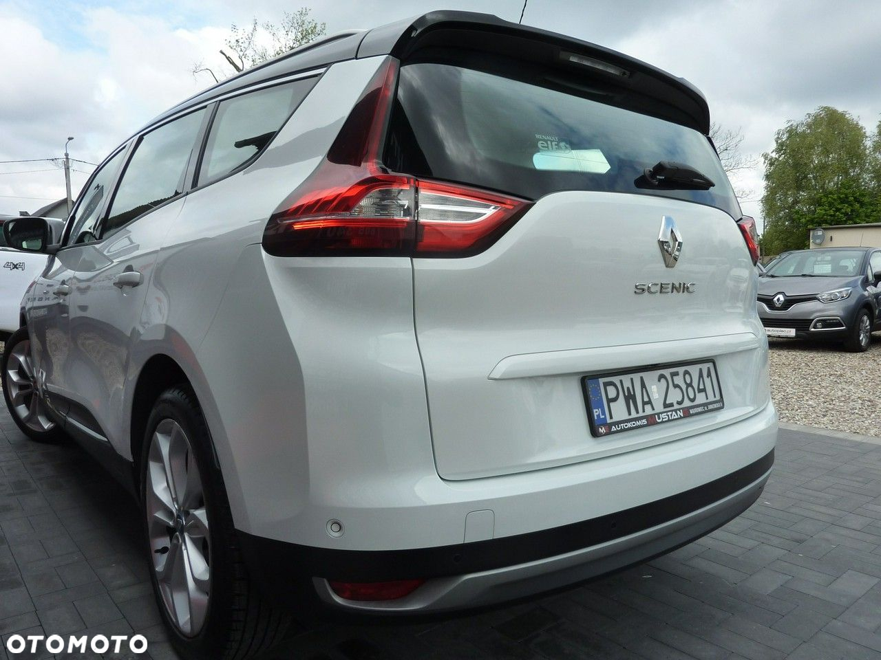 Renault Grand Scenic - 38