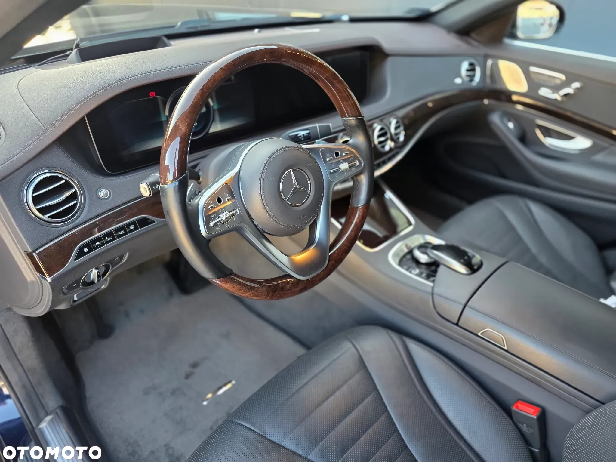 Mercedes-Benz Klasa S 560 4-Matic L 9G-TRONIC - 17