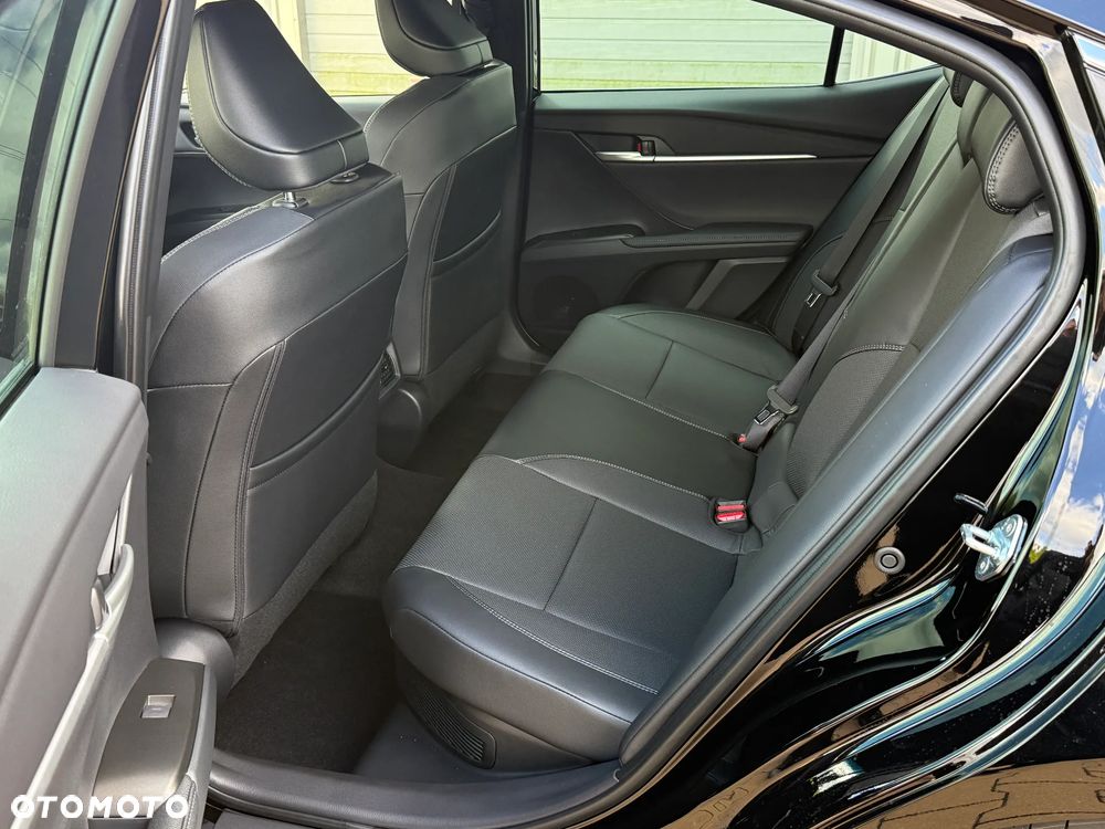 Toyota Camry - 18