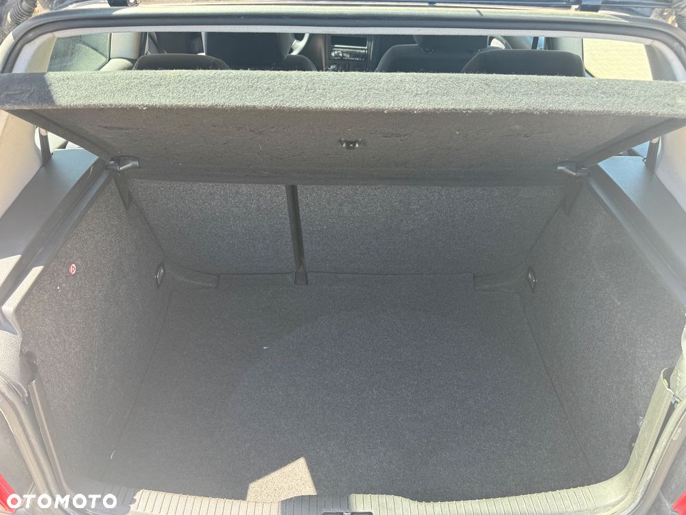 Volkswagen Golf 1.6 - 19