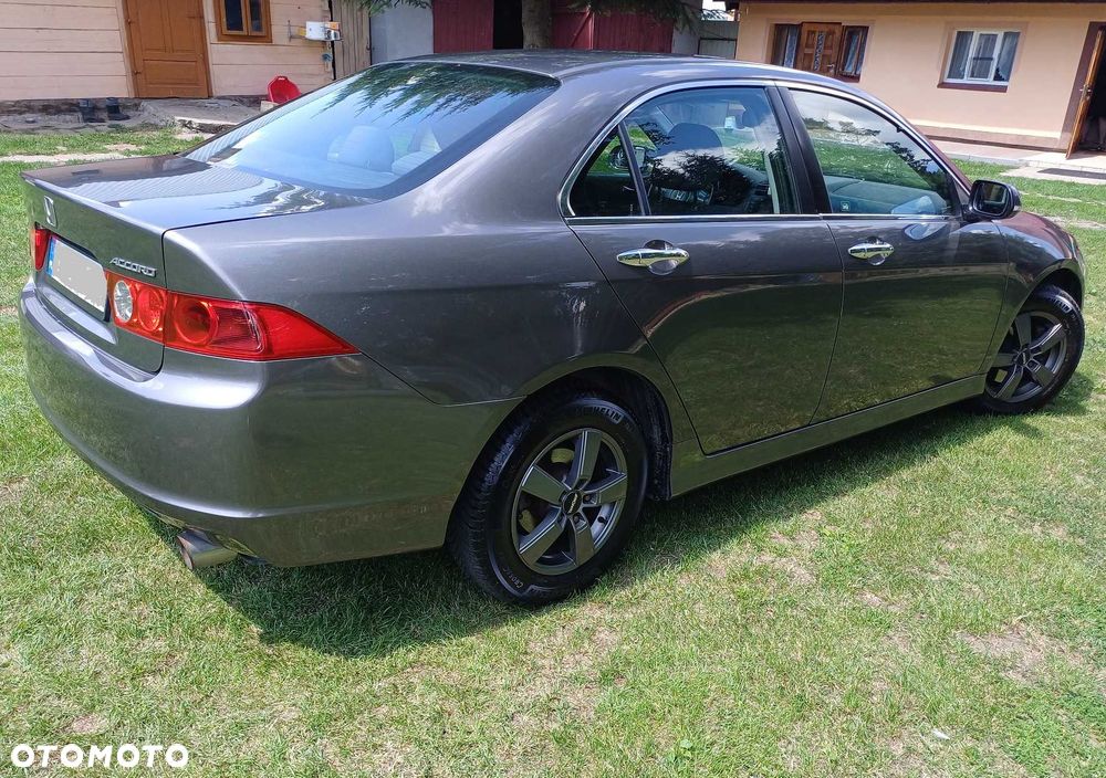 Honda Accord - 4