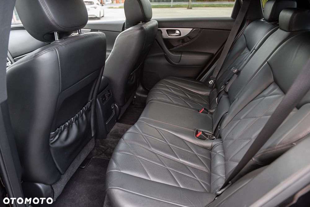 Infiniti Q70 3.0d S Premium - 22