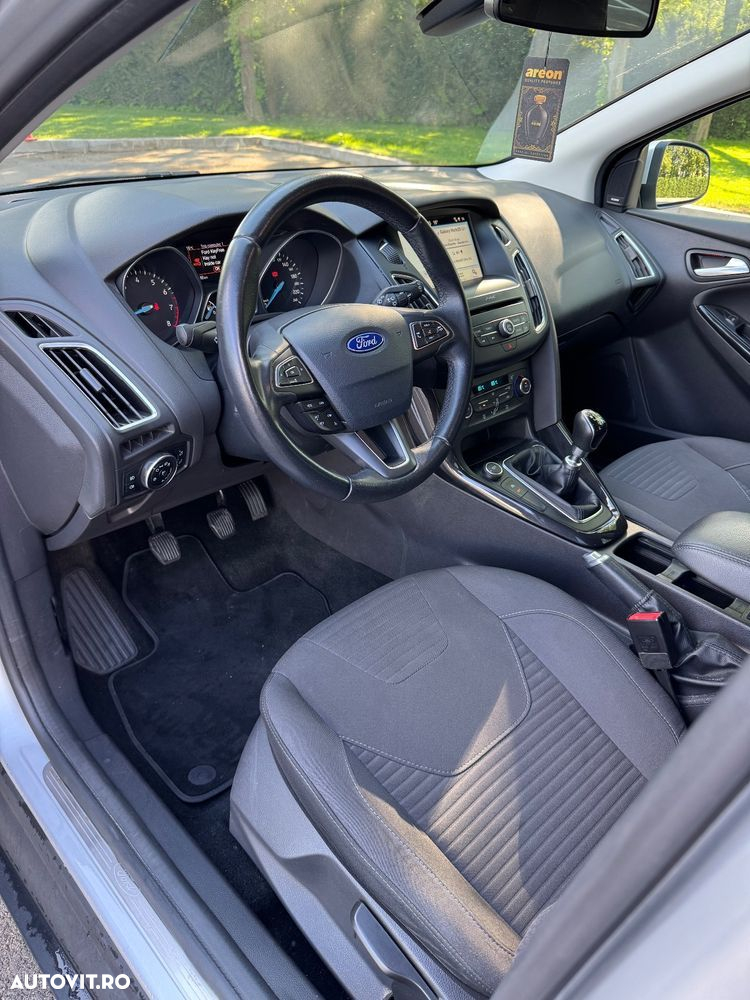 Ford Focus 1.0 EcoBoost Titanium - 9