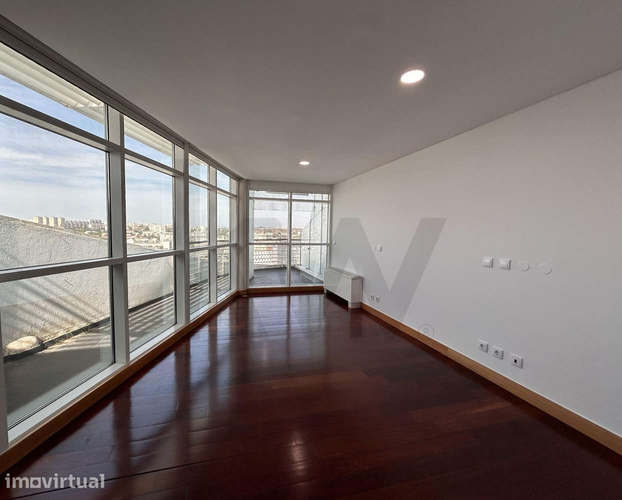 Duplex com 2 quartos no 23.º andar com vista panorâmica - Avenida do I - Grande imagem: 3/14