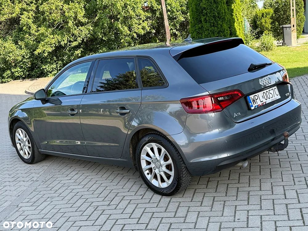 Audi A3 Sportback 1.6 TDI S line Sportpaket - 10
