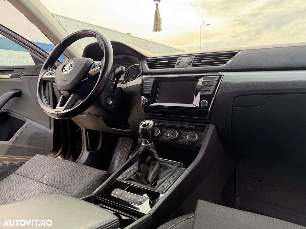 Skoda Superb 2.0 TDI Ambition - 15