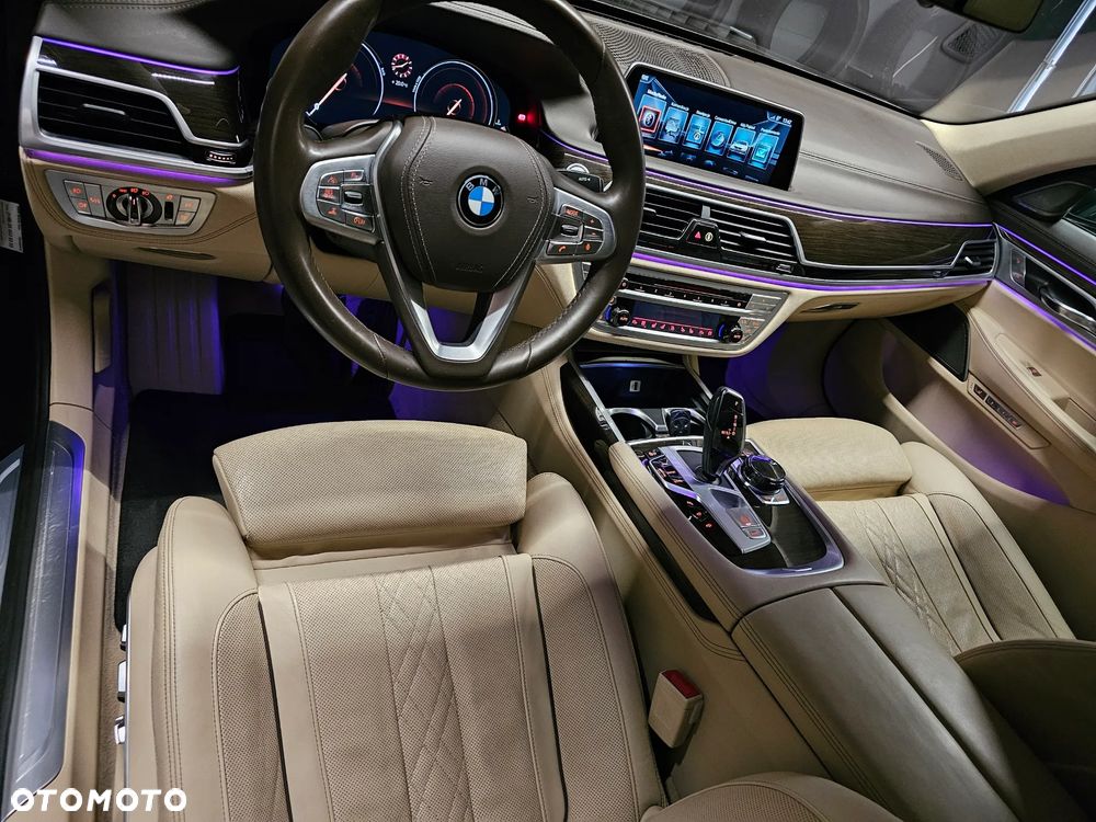 BMW Seria 7 750d xDrive - 39