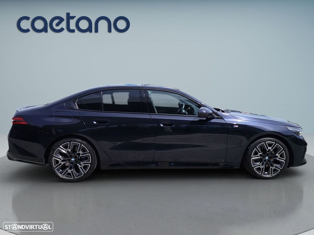 BMW 520 d Pack Desportivo M Pro - 9