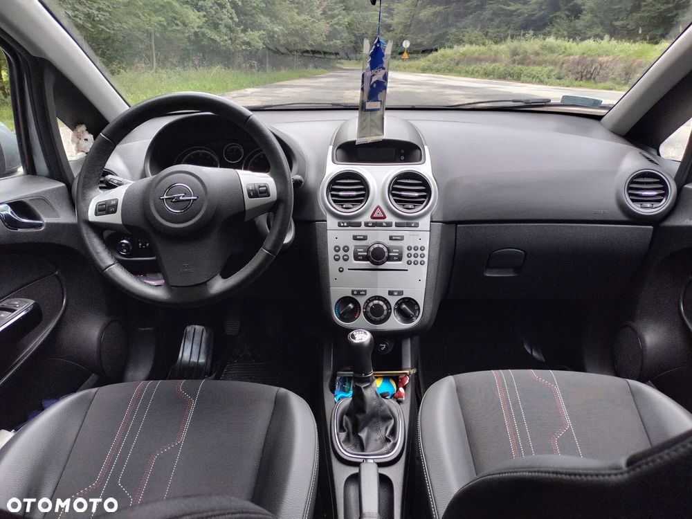 Opel Corsa 1.2 16V Edition 150 - 9