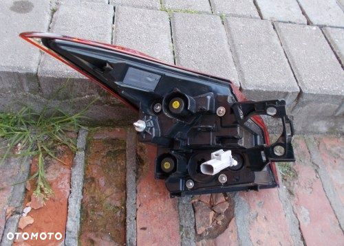 LEXUS NX UX200 UX250H 2019- PRAWA LED - 8