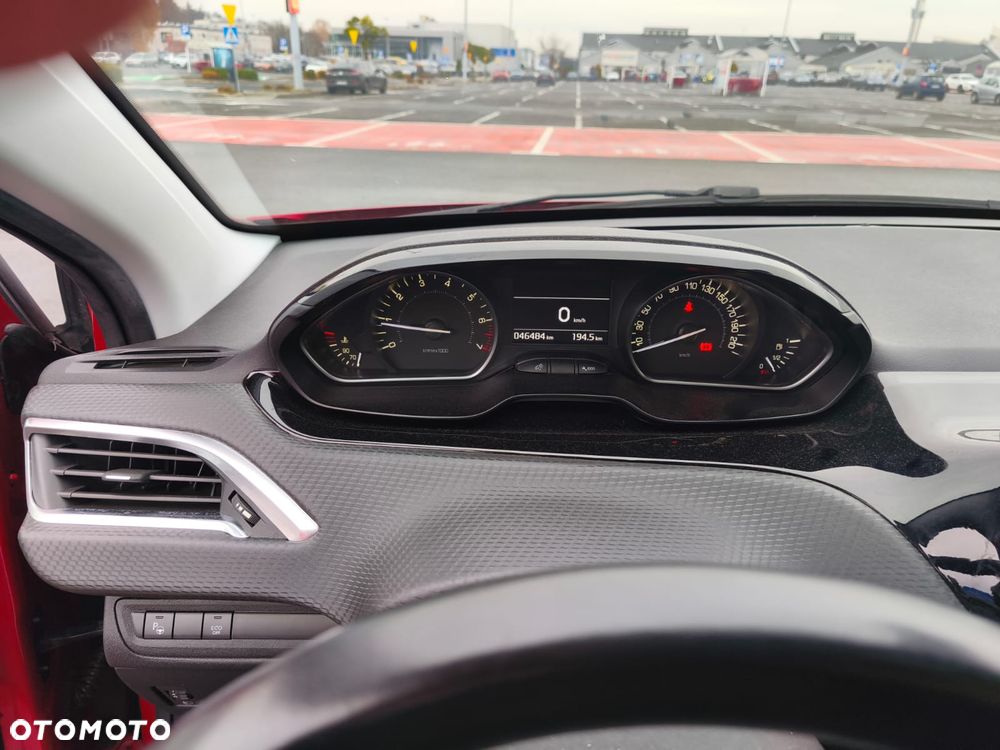 Peugeot 208 1.2 PureTech GPF Allure S&S - 10