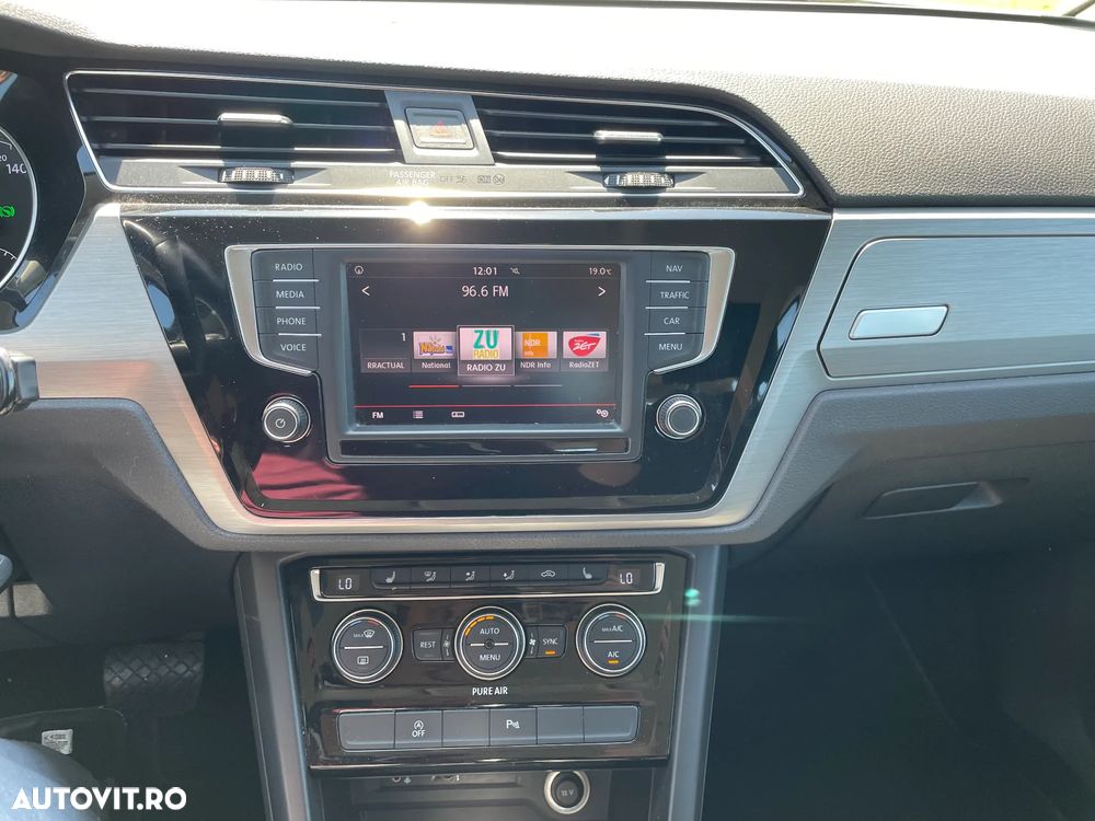Volkswagen Touran 2.0 TDI SCR DSG Comfortline - 19