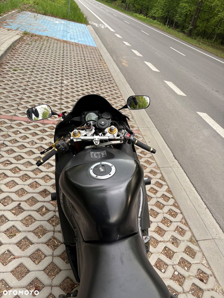 Kawasaki ZXR - 7