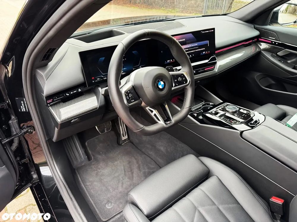 BMW Seria 5 520i mHEV M Sport - 11