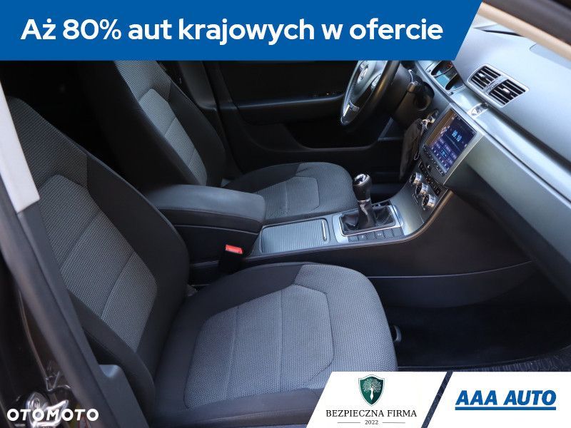 Volkswagen Passat Variant - 11