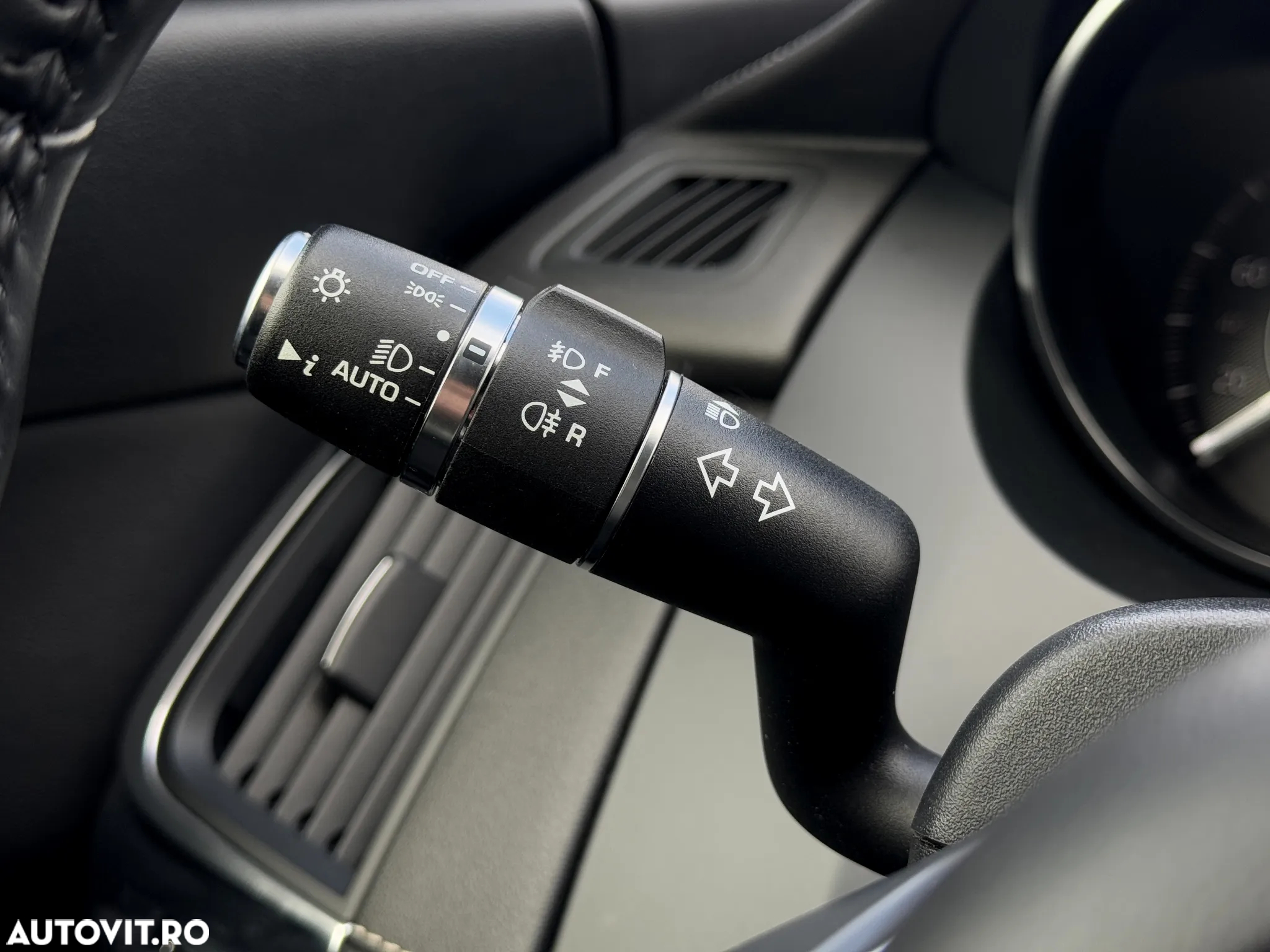 Jaguar E-Pace D240 AWD R-Dynamic SE - 16