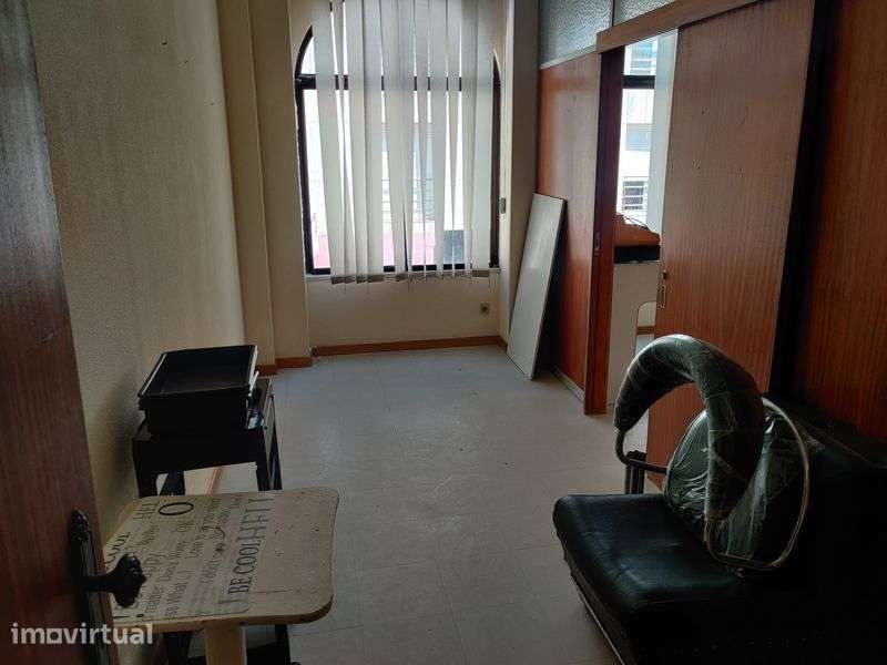Espaço comercial 75m2 com WC completo 2⁰ andar - Grande imagem: 4/8