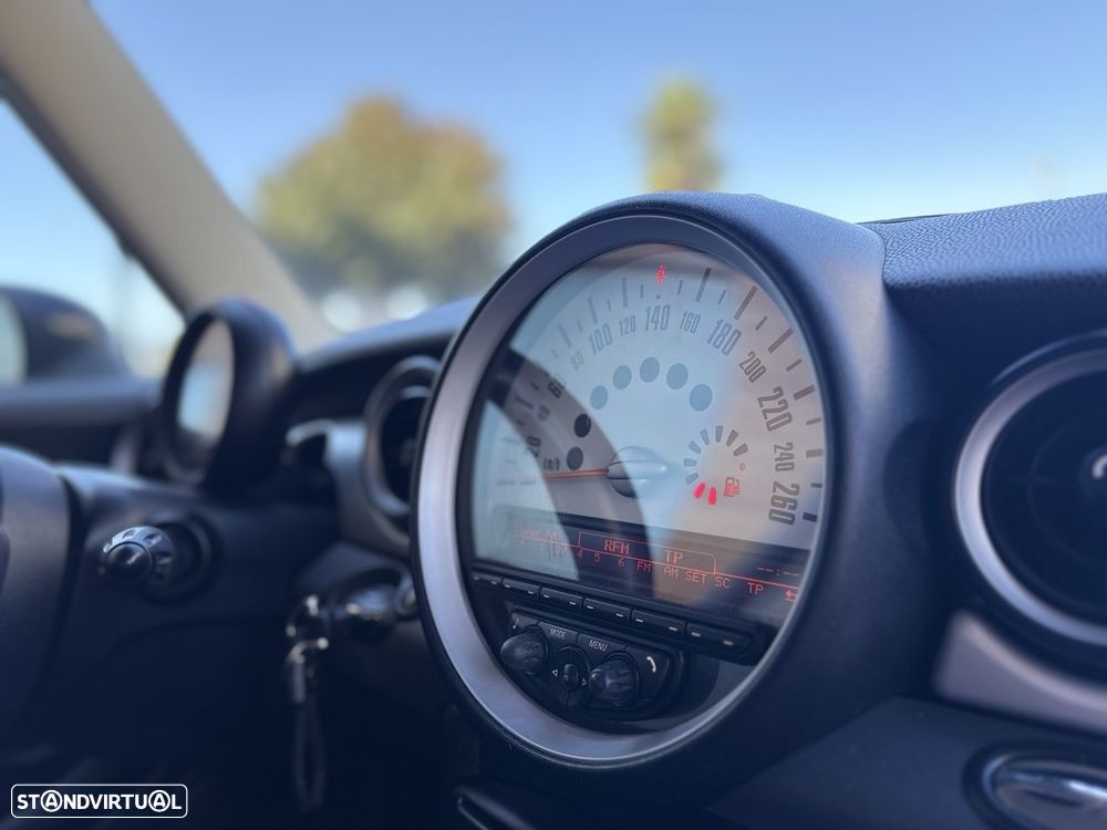 MINI 3 Portas Cooper D - 12