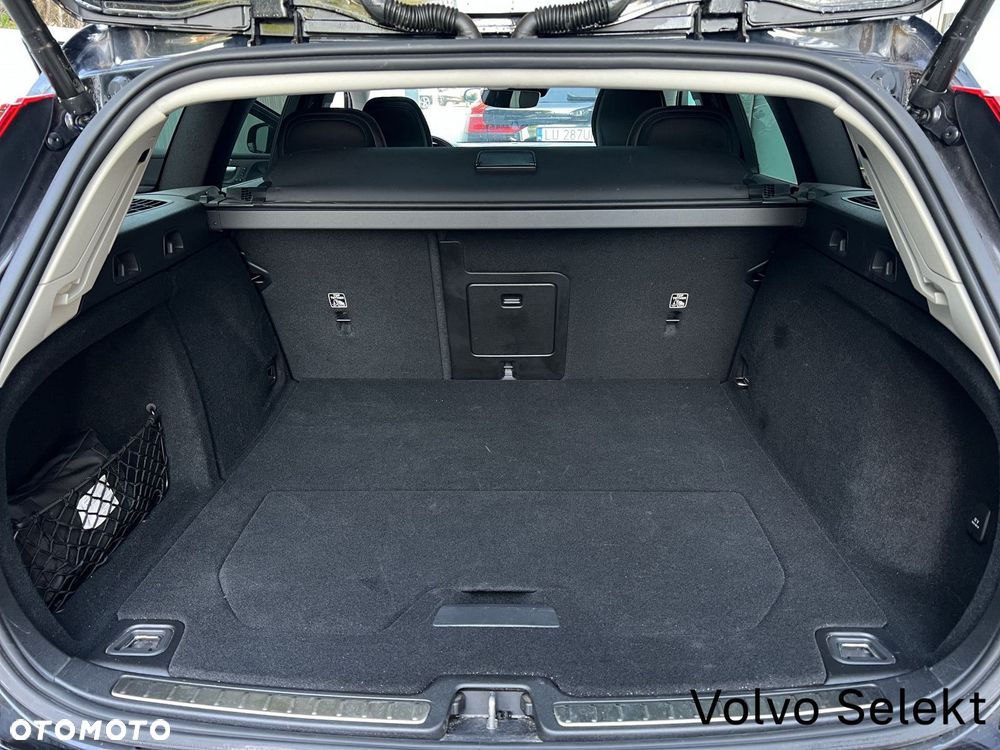 Volvo V60 Cross Country - 22