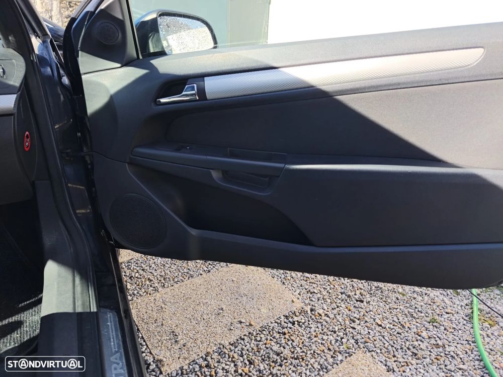 Opel Astra GTC 1.3 CDTI - 2