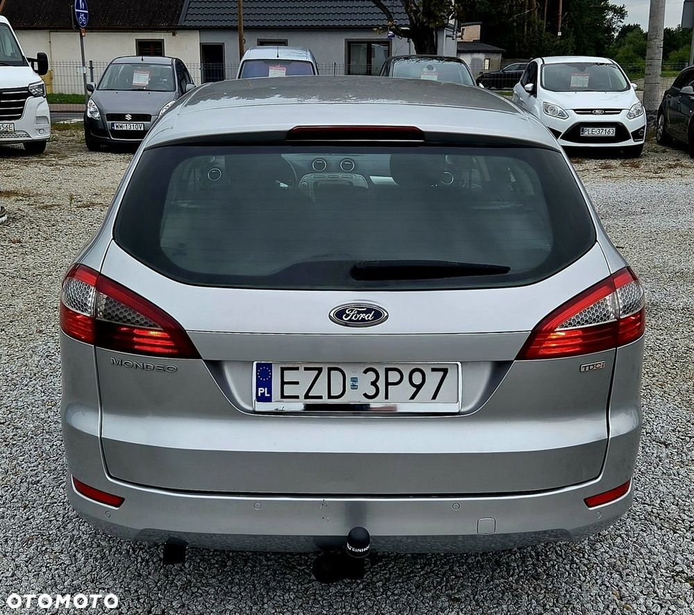 Ford Mondeo - 32