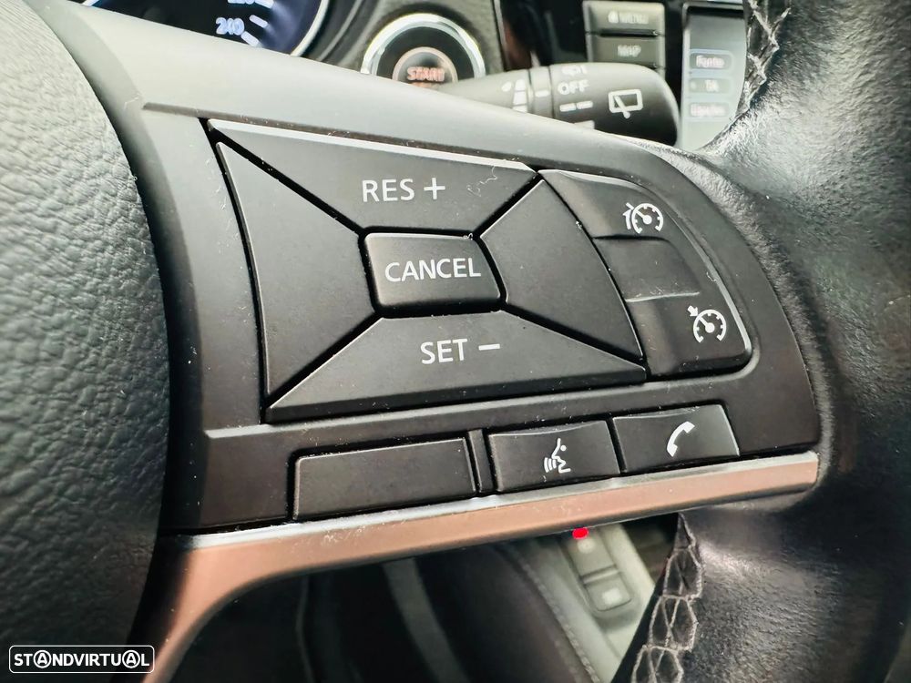 Nissan Qashqai 1.3 DIG-T N-Connecta LED+TT+SKY Xtronic - 17