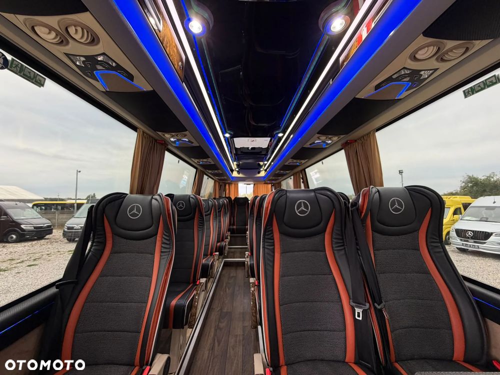 Mercedes-Benz Sprinter 519 - 22