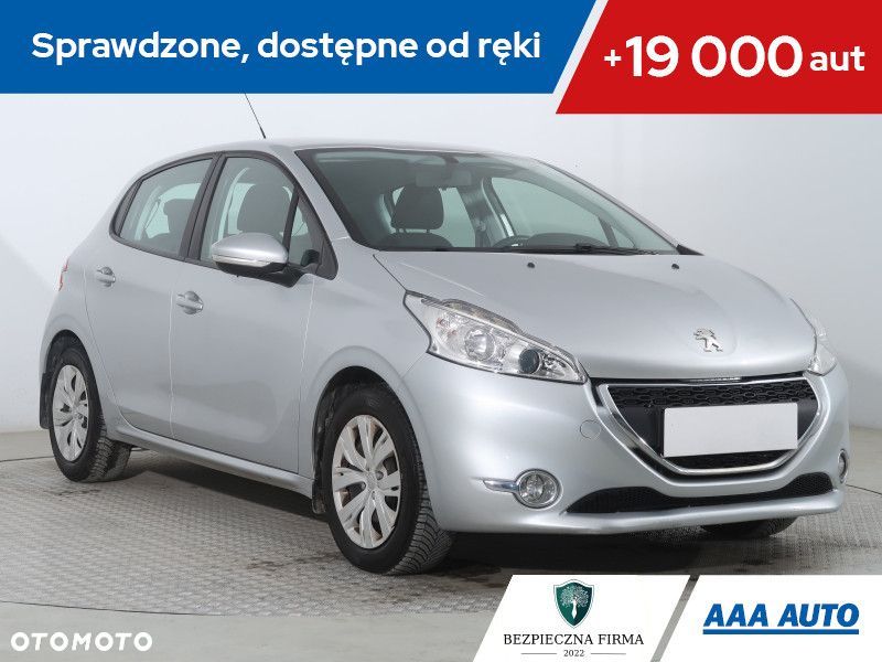 Peugeot 208 - 1