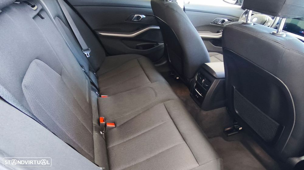 BMW 320 e Touring Corporate Edition Auto - 24