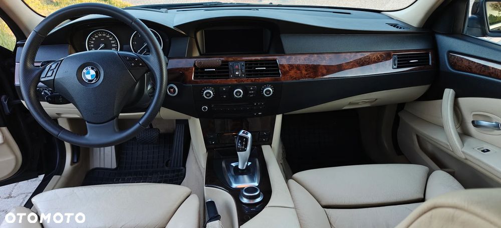 BMW Seria 5 530d xDrive - 15