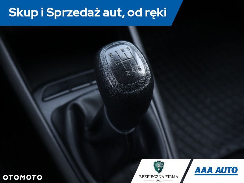 Kia Rio - 15