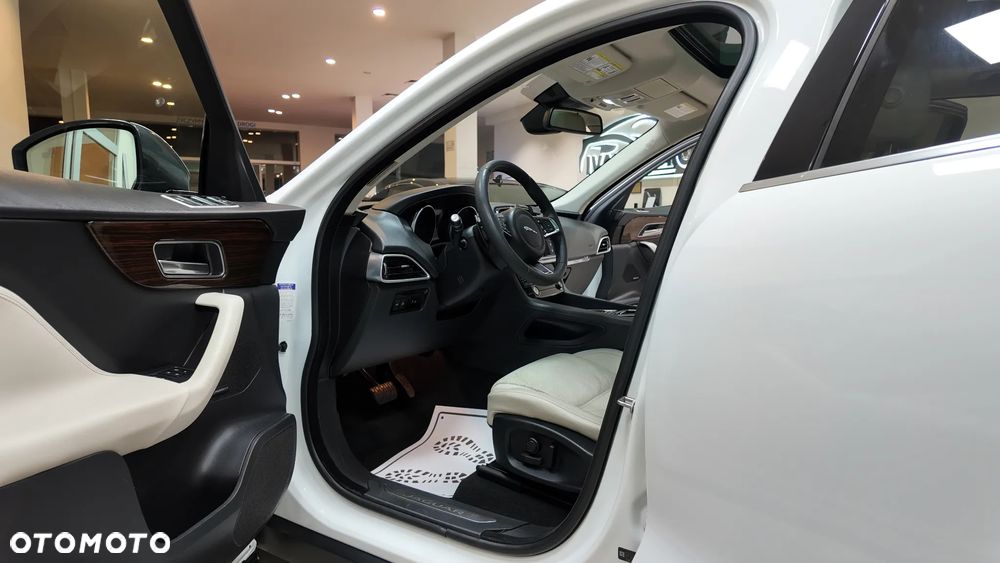 Jaguar F-Pace 2.0 i4D AWD Prestige - 22