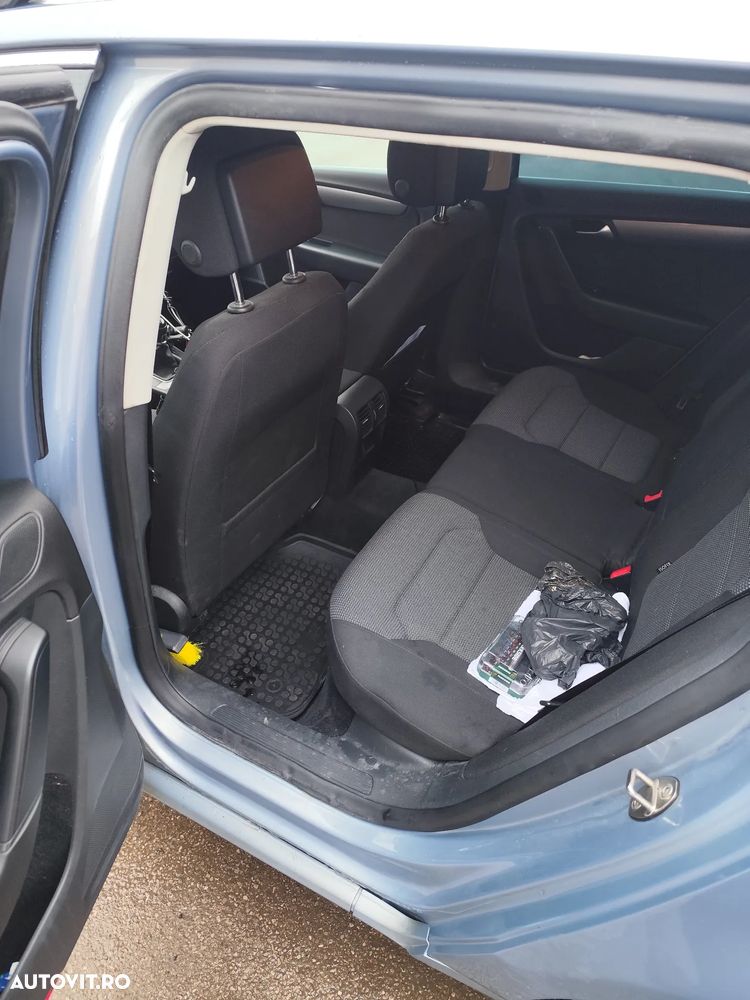 Volkswagen Passat 2.0 TDI BlueMotion Technology DPF Highline - 10