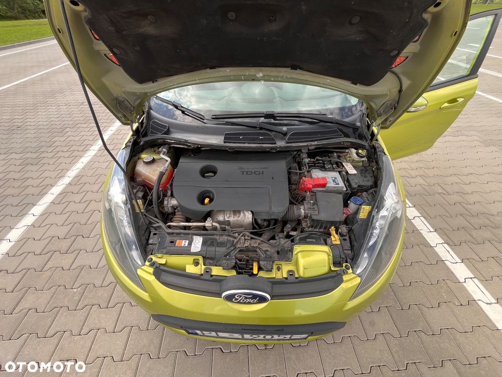 Ford Fiesta 1.6 TDCi DPF Ghia - 15