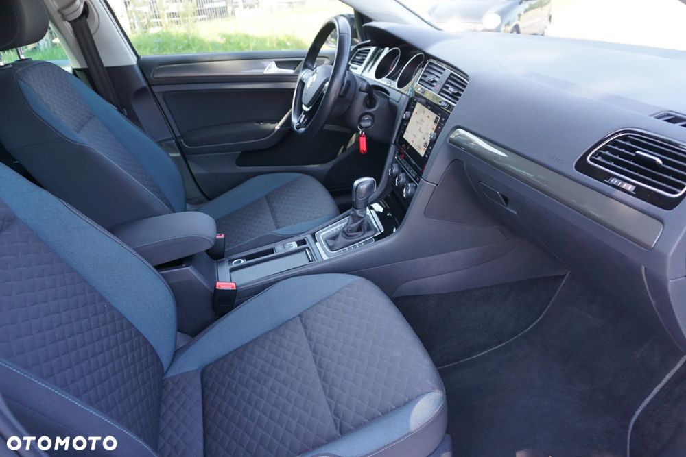 Volkswagen Golf 1.5 TSI ACT OPF DSG IQ.DRIVE - 17