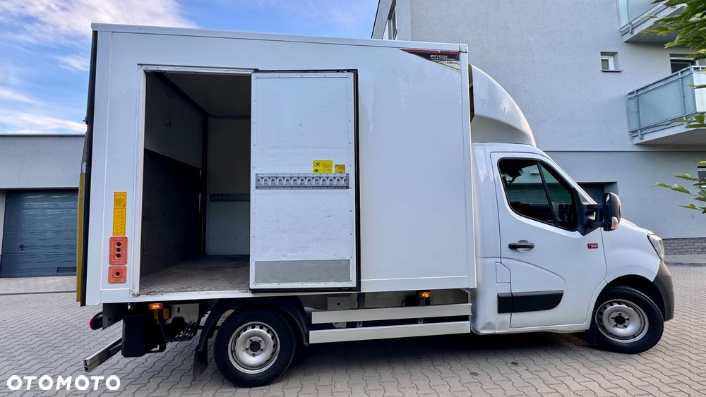 Renault Renault Master kontener Rampa Izoterma najazd WINDA 3 miejsca izolowany budka na rama 6EP 8EP - 13