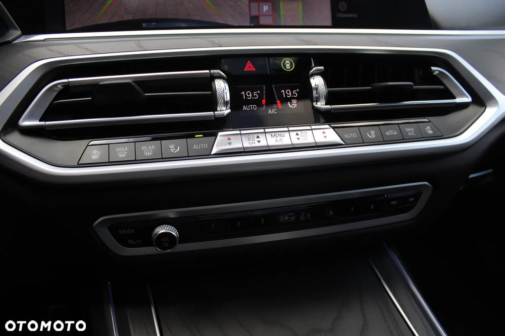 BMW X7 M50i sport - 23